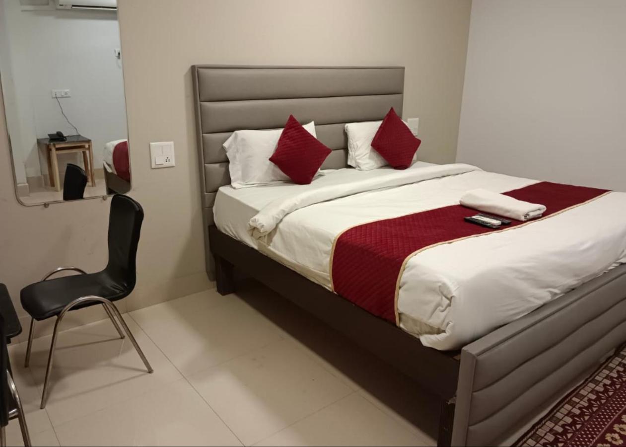 Hotel Amenda International Nowe Delhi Zewnętrze zdjęcie