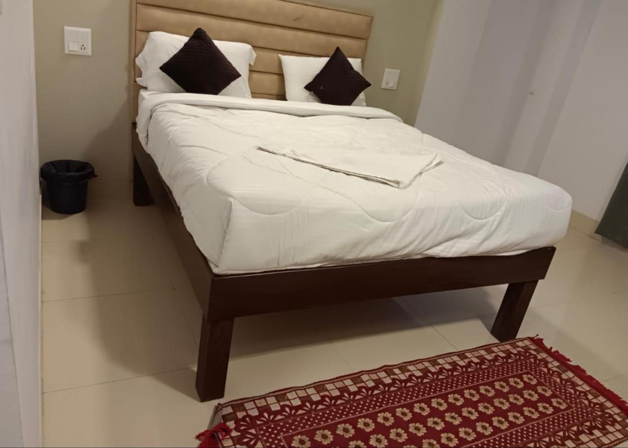 Hotel Amenda International Nowe Delhi Zewnętrze zdjęcie